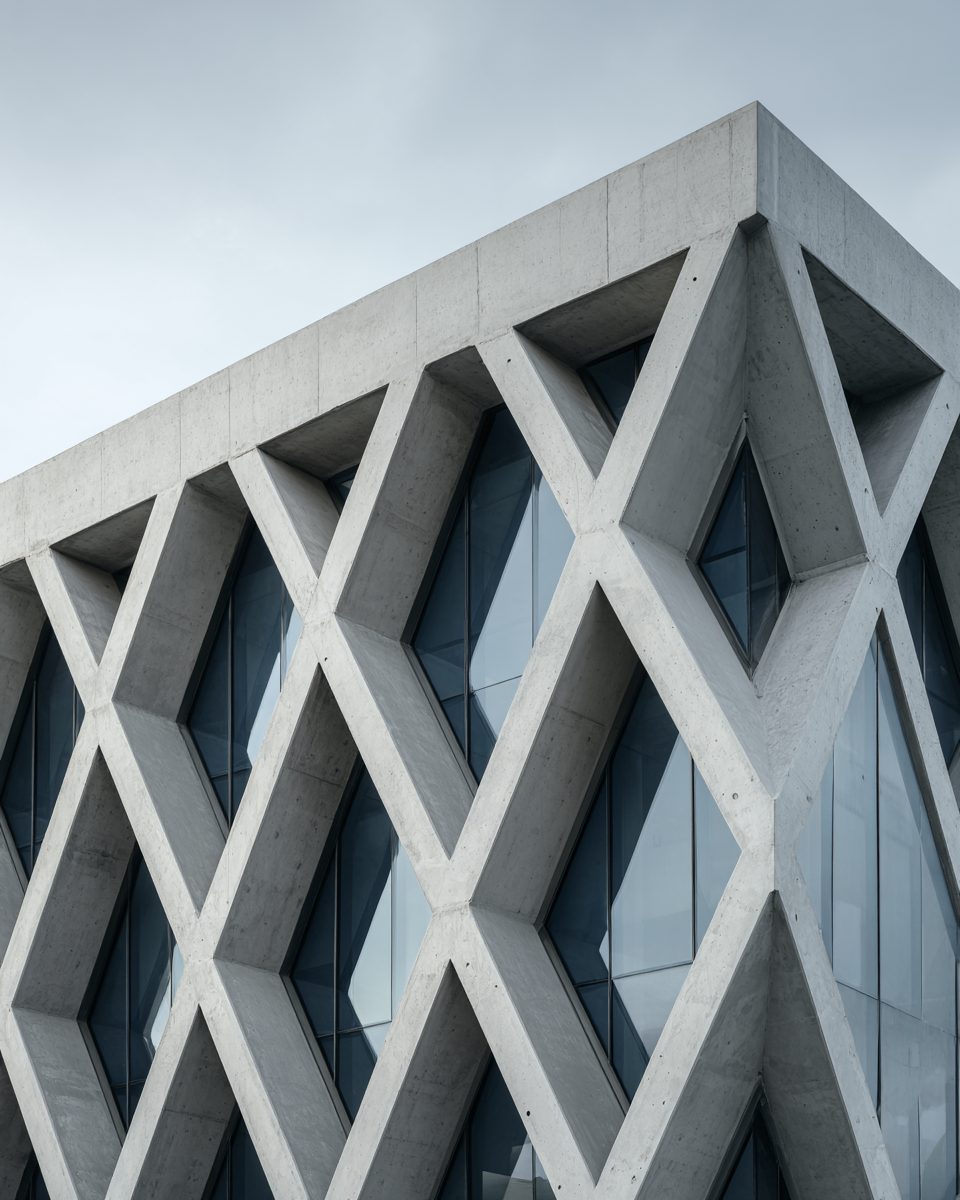 Diamond-grid concrete façade